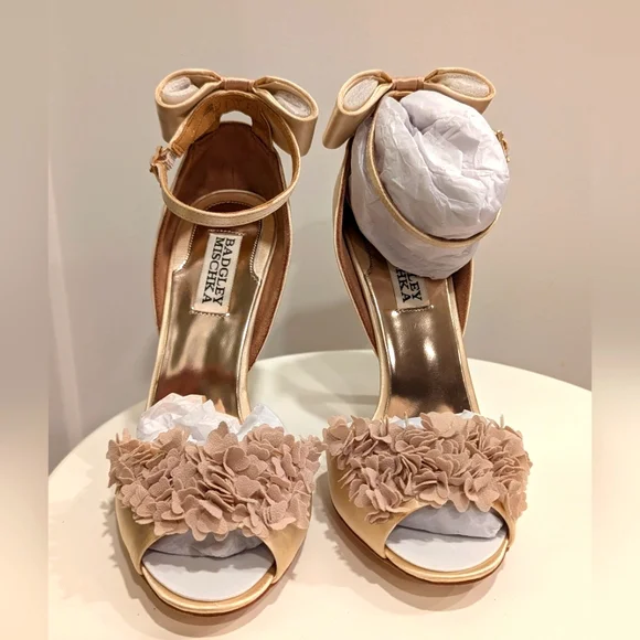 NWT Badgley Mischka Champagne Heels 7.5 - Picture 6 of 10